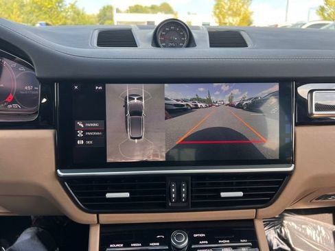 Used 2019 Porsche Cayenne Turbo AWD/4WD image 31