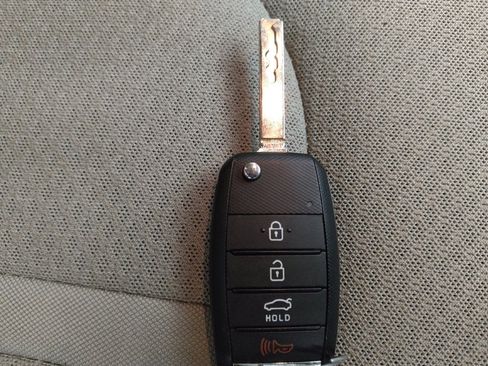 Used 2017 Kia Optima LX w/ Driver Convenience Package image 32