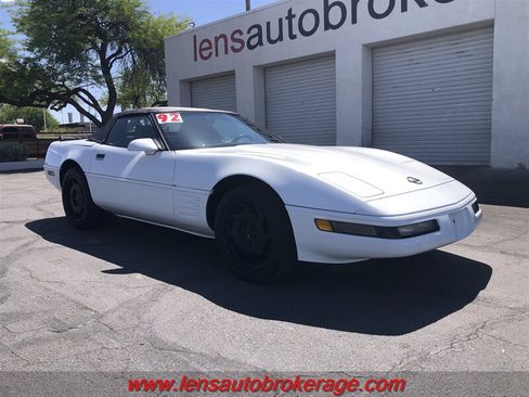 Used 1992 Chevrolet Corvette Convertible RWD image 3