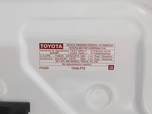 Used 2025 Toyota Tacoma SR5 image 37