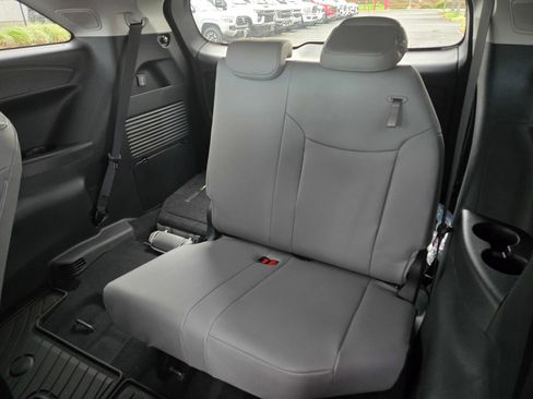 Certified 2026 Toyota Sienna XLE FWD image 12