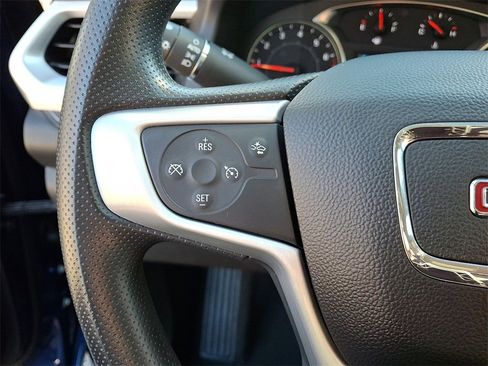 Certified 2023 GMC Acadia SLE w/ Driver Convenience Package image 17