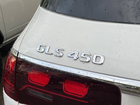 Used 2024 Mercedes-Benz GLS 450 4MATIC image 8