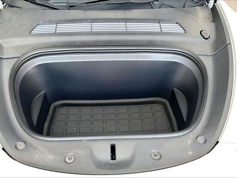 Used 2023 Tesla Model Y AWD image 31