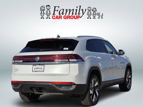New 2026 Volkswagen Atlas Cross Sport SE FWD image 4