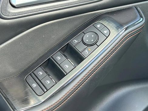 Used 2025 Nissan Rogue SV AWD/4WD image 9