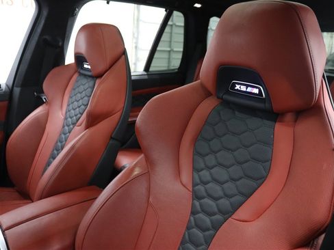 Used 2021 BMW X5 M w/ Executive Package image 30