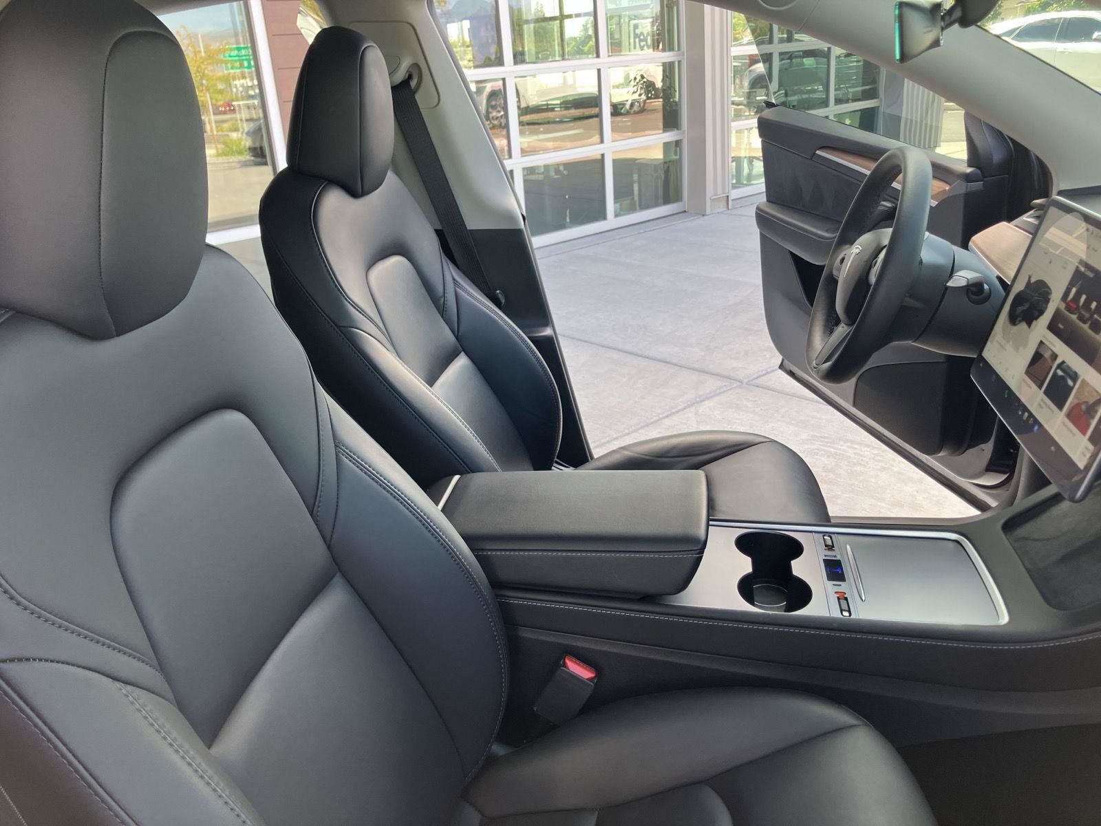 Used 2024 Tesla Model Y Long Range AWD/4WD image 22