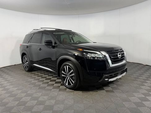 Used 2025 Nissan Pathfinder Platinum w/ Cargo Package AWD/4WD image 5