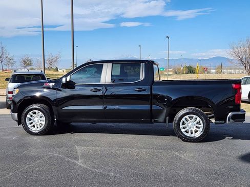 Used 2024 Chevrolet Silverado 1500 LT w/ Z71 Off-Road Package AWD/4WD image 2