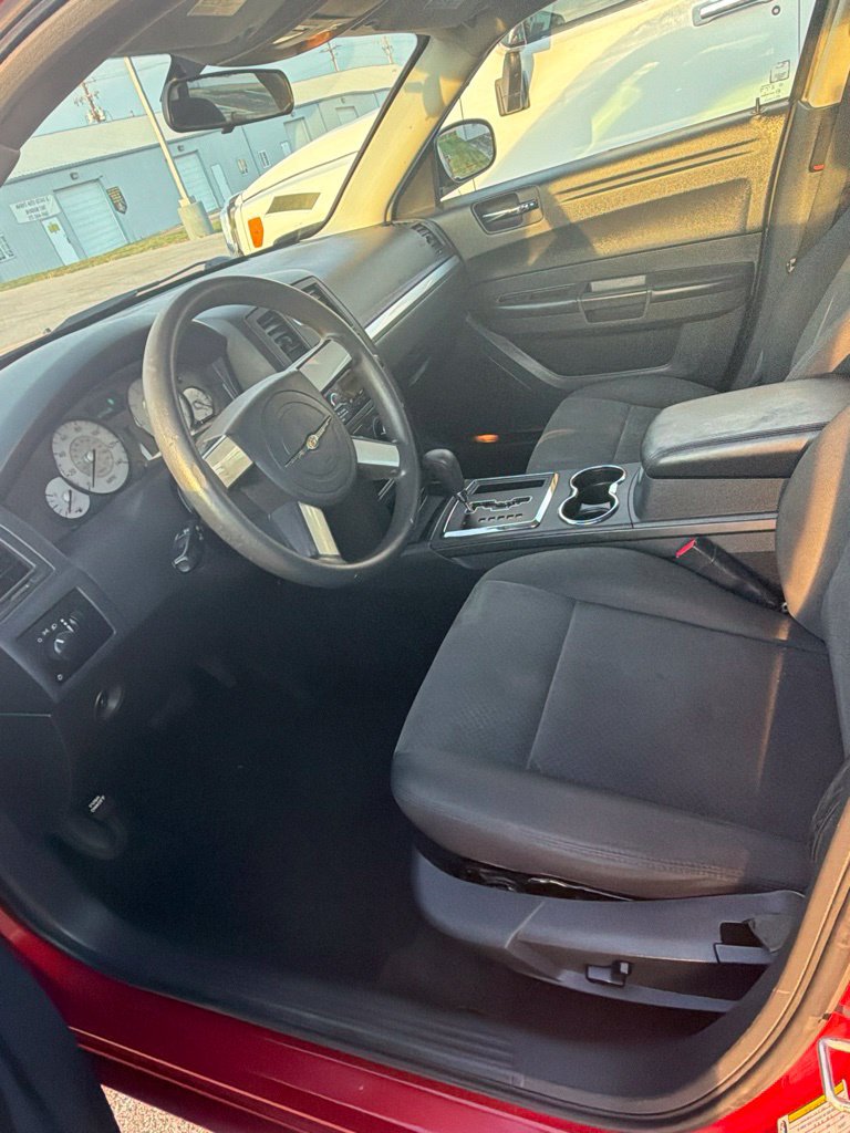 Used 2008 Chrysler 300 LX RWD image 6