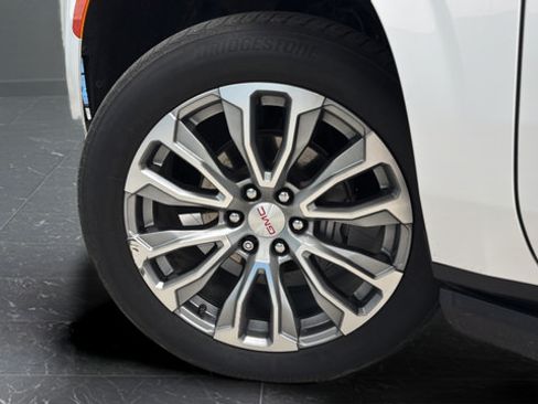 Used 2022 GMC Yukon Denali w/ Denali Ultimate Package AWD/4WD image 42