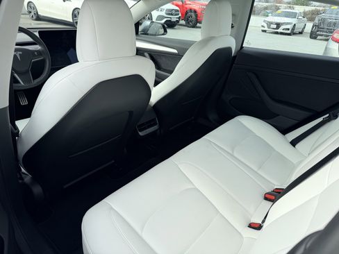 Used 2022 Tesla Model 3 Performance image 3