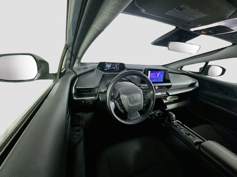 Used 2024 Toyota Prius LE FWD image 18