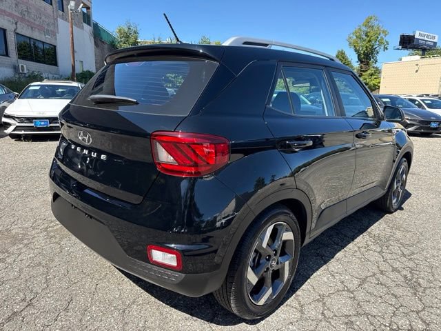 Used 2026 Hyundai Venue SEL FWD image 19