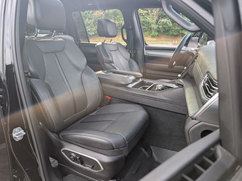 Used 2024 Jeep Wagoneer Series II w/ Convenience Group I RWD image 24