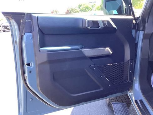 Used 2022 Ford Bronco Outer Banks w/ Sasquatch Package AWD/4WD image 9