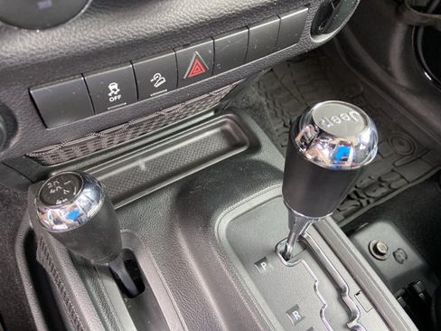 Used 2018 Jeep Wrangler Unlimited Sport AWD/4WD image 45