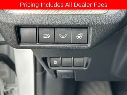 Used 2024 Toyota Prius XLE FWD image 6