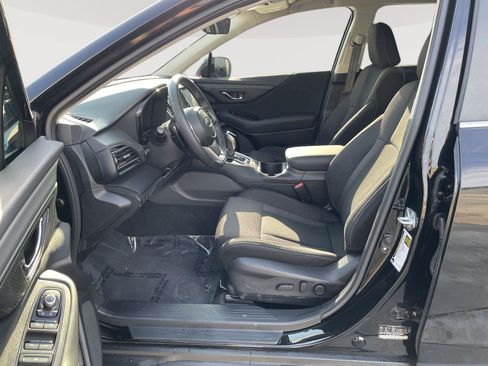 Used 2024 Subaru Outback Premium AWD/4WD image 3