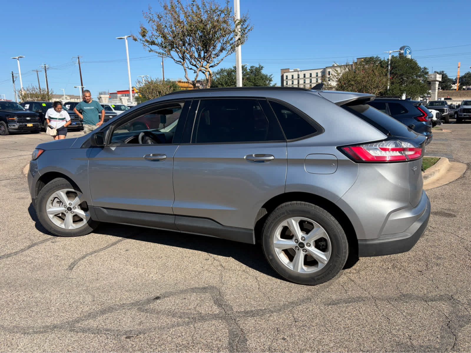 Used 2023 Ford Edge SE AWD/4WD image 2