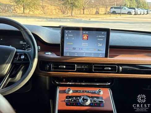 Used 2020 Lincoln Aviator Reserve w/ Equipment Group 202A image 18