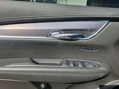 Used 2025 Cadillac XT6 Luxury FWD image 24