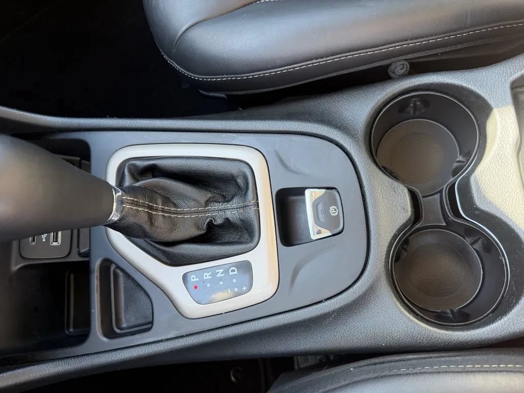 Used 2015 Jeep Cherokee Limited FWD image 22