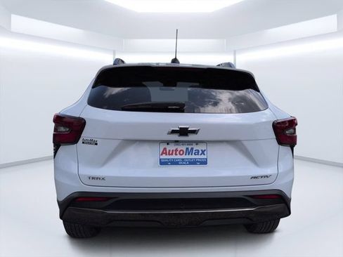 Used 2025 Chevrolet Trax ACTIV w/ Driver Confidence Package FWD image 4