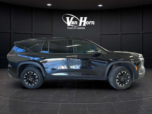 Used 2024 Chevrolet Traverse Z71 w/ LPO, Floor Liner Package AWD/4WD image 2