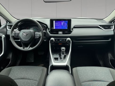 Used 2025 Toyota RAV4 XLE AWD/4WD image 12
