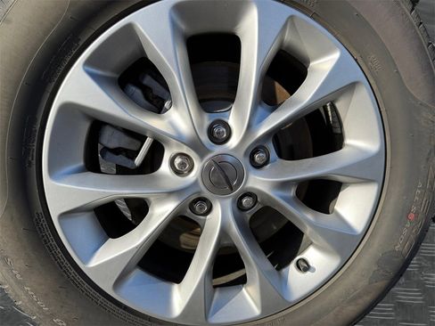 Certified 2025 Chrysler Pacifica Select image 20