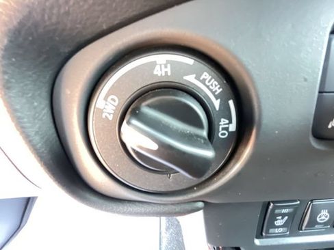 Used 2023 Nissan Frontier PRO-4X w/ Pro Convenience Package AWD/4WD image 20