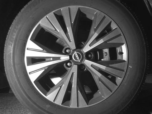 Used 2023 Nissan Rogue SV FWD image 21
