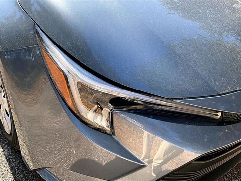 Used 2025 Toyota Corolla LE image 29