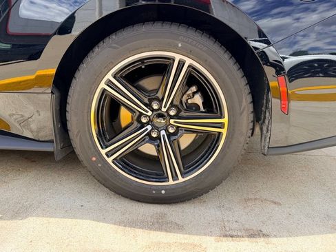 Used 2025 Ford Mustang Premium RWD image 6