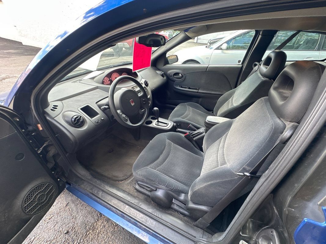 Used 2004 Saturn ION Level 3 w/ Travel Pkg FWD image 10