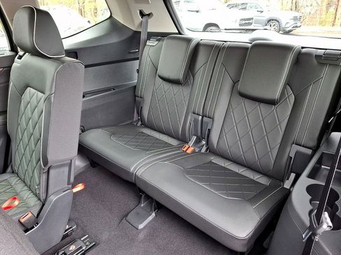 Certified 2025 Volkswagen Atlas SEL Premium R-Line image 11