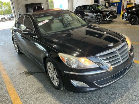 Used 2013 Hyundai Genesis 3.8 w/ Premium Pkg RWD image 2