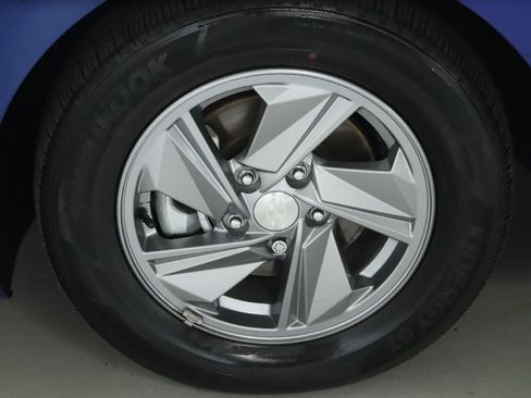 Used 2024 Hyundai Elantra SE FWD image 37