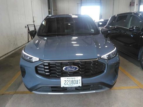 Used 2026 Ford Escape ST-Line AWD/4WD image 3