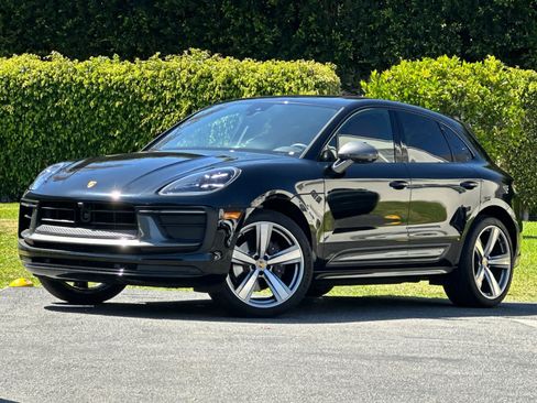 Certified 2023 Porsche Macan Turbo AWD/4WD image 1