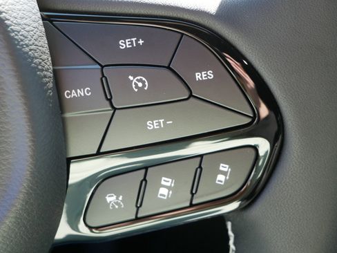 New 2026 Chrysler Pacifica Select image 16