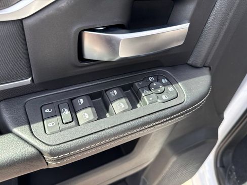 New 2026 RAM 2500 Big Horn AWD/4WD image 18