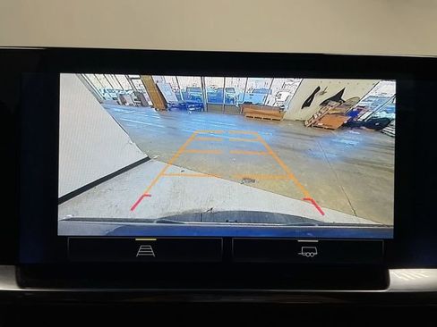 Used 2022 Chevrolet Silverado 1500 LT image 17