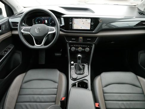 Used 2023 Volkswagen Taos SEL image 10