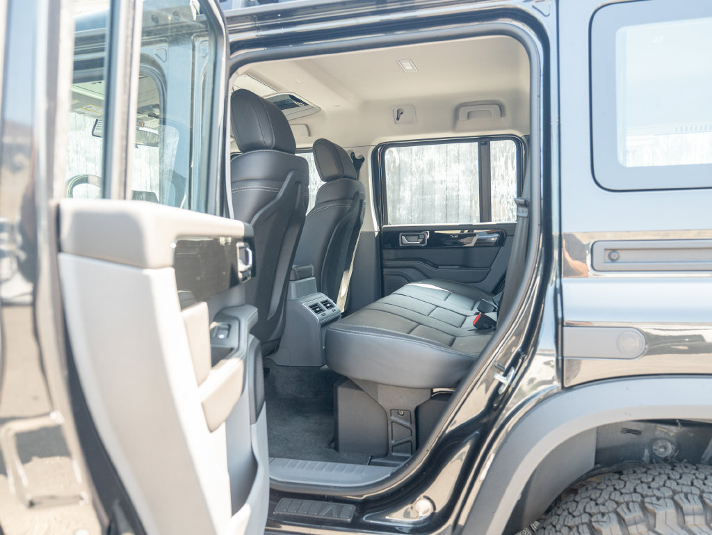 Used 2024 INEOS Grenadier Station Wagon AWD/4WD image 33