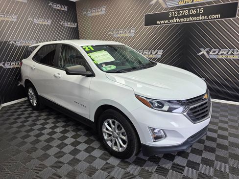Used 2021 Chevrolet Equinox LS w/ LS Convenience Package image 9
