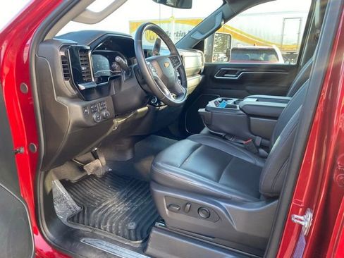 Used 2025 Chevrolet Silverado 2500 LTZ image 10