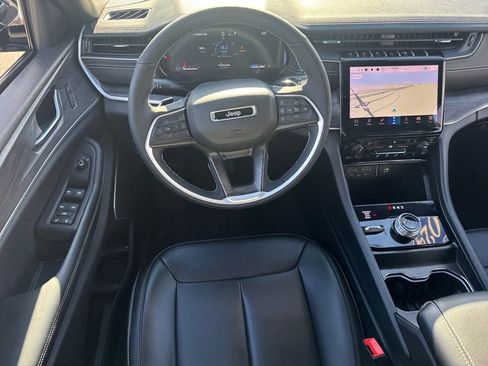 Used 2024 Jeep Grand Cherokee L Limited w/ Black Appearance Package image 14